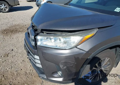 2018 Toyota Highlander Le Plus из США, поврежденный, VIN 5TDBZRFH9JS878346